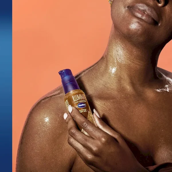 Vaseline Illuminate Me Shimmering Body Oil Created for Melanin Rich Skin. Illuminates Skin with Finishing Touch of Shimmer for Glowing Skin 3.3 oz - Image 8